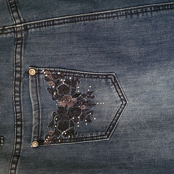 Avenue denim skirt - Picture 2 of 5